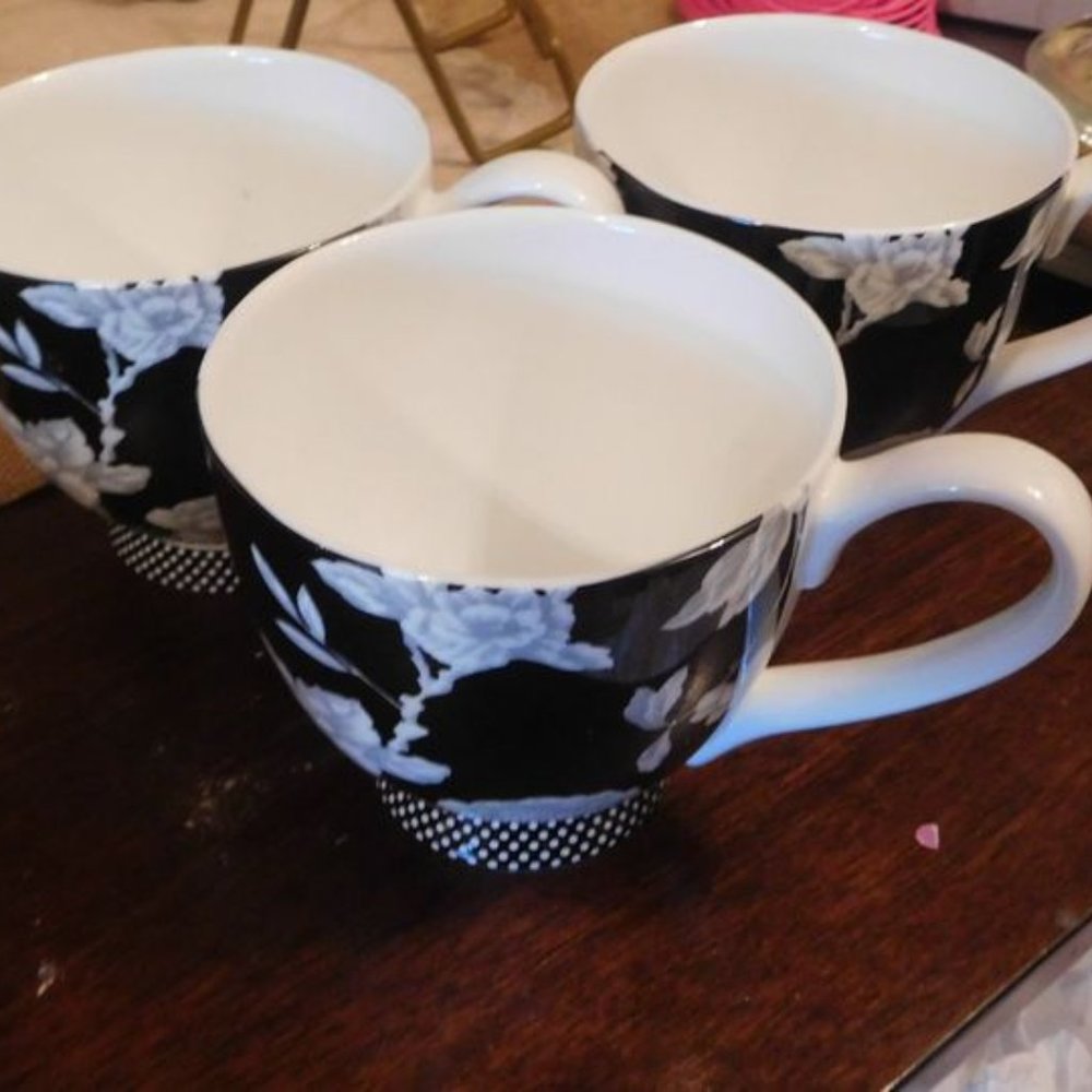 3 Footed Cups